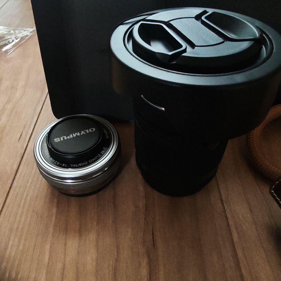 OM-D E-M10 Mark III ダブルズームキット　シルバー