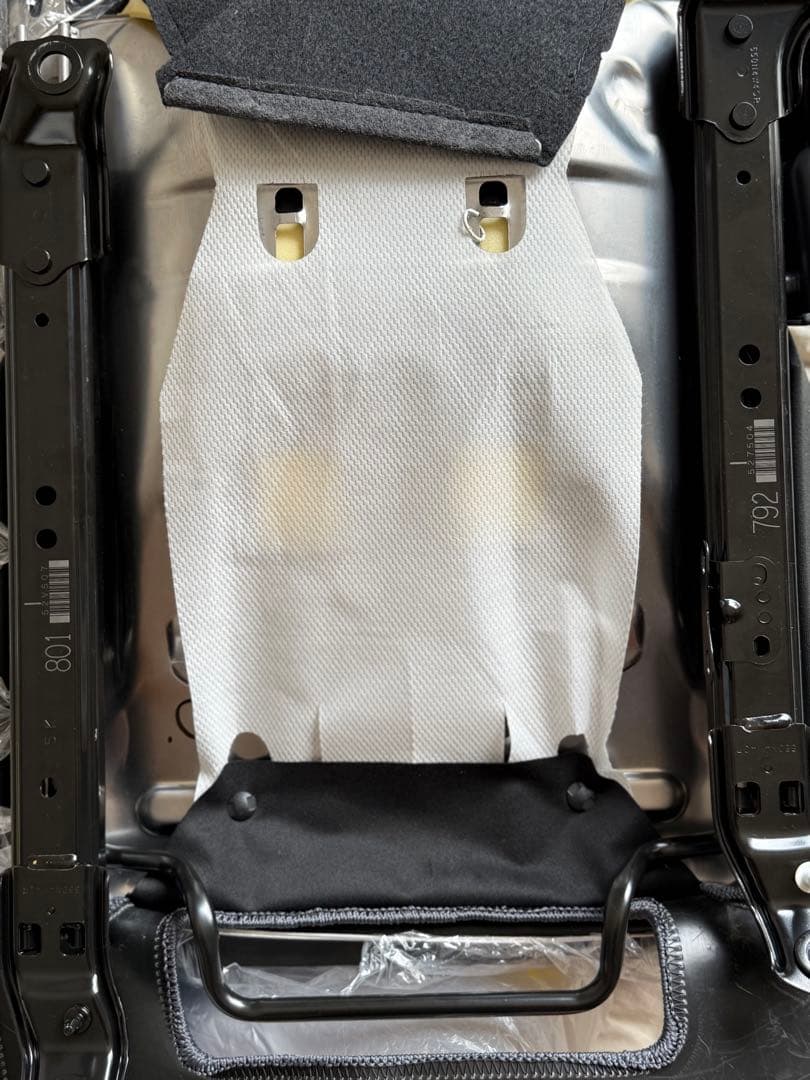 超貴重　ハイエース純正シート運転席助手席セット　新車外し分