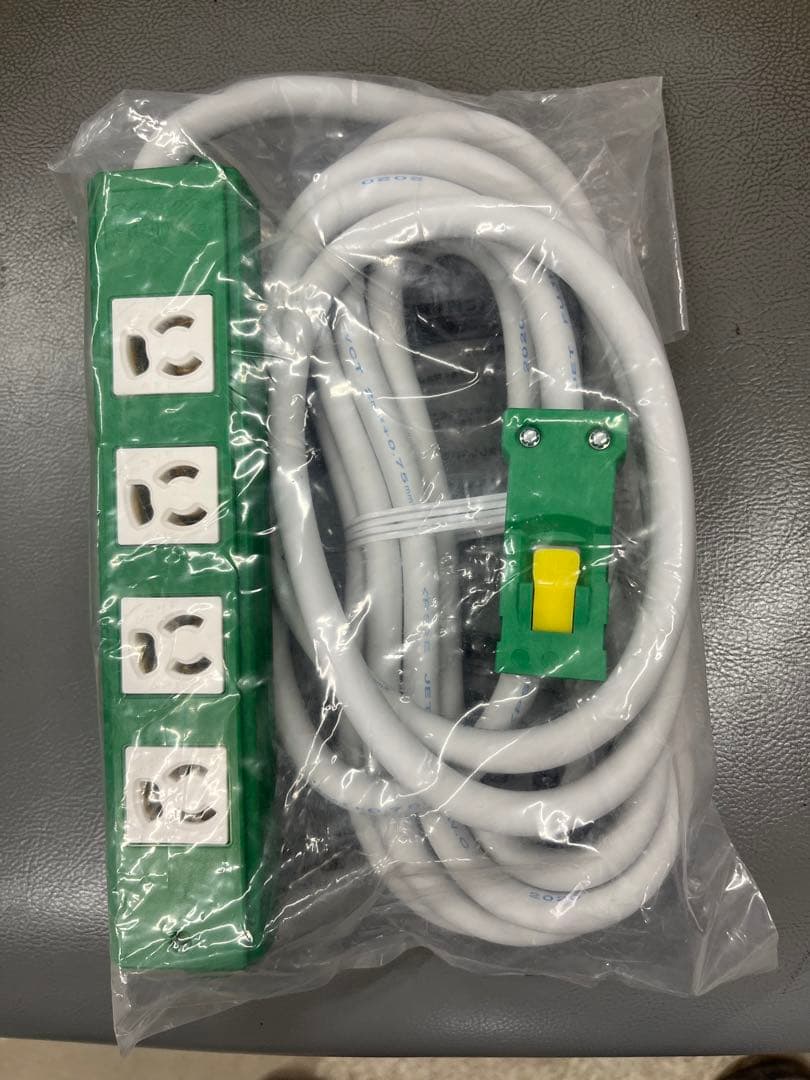 寺田電機製作所のハーネス付 OAタップ　青色　白色　緑色