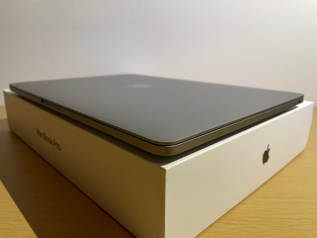 『美品』 MacBook Pro 2020 充電回数７４回、容量95%