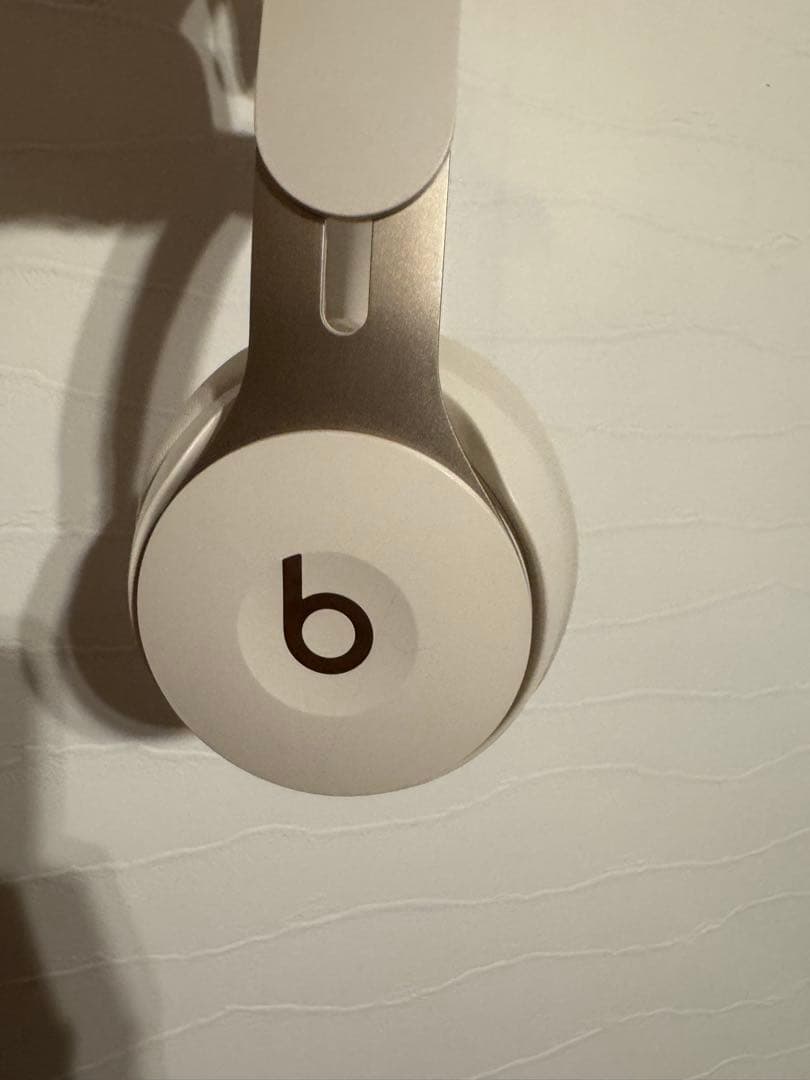 Beats SOLO PROワイヤレスヘッドホン ホワイト