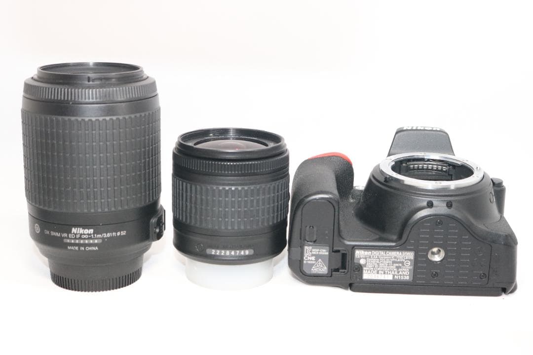シリーズ最新⭐望遠レンズセット⭐バック付き！⭐Nikon D5600 ⭐