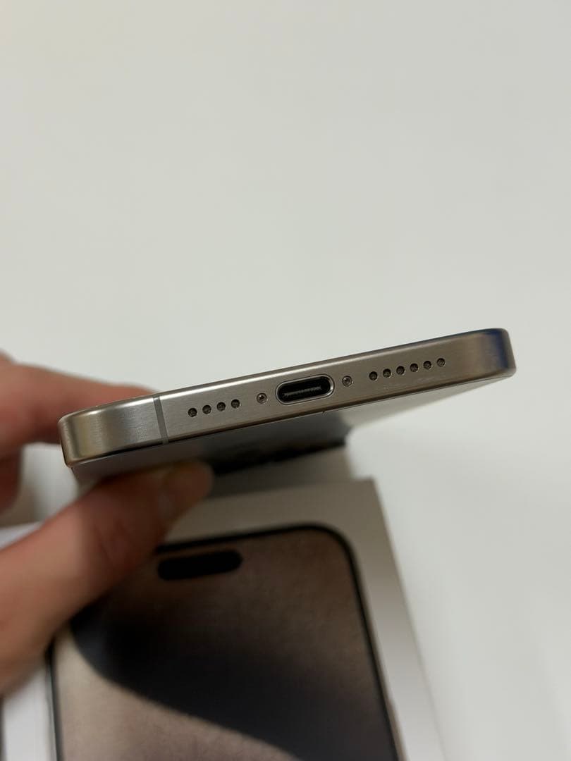 美品 Apple iPhone 15 Pro Max 1TB