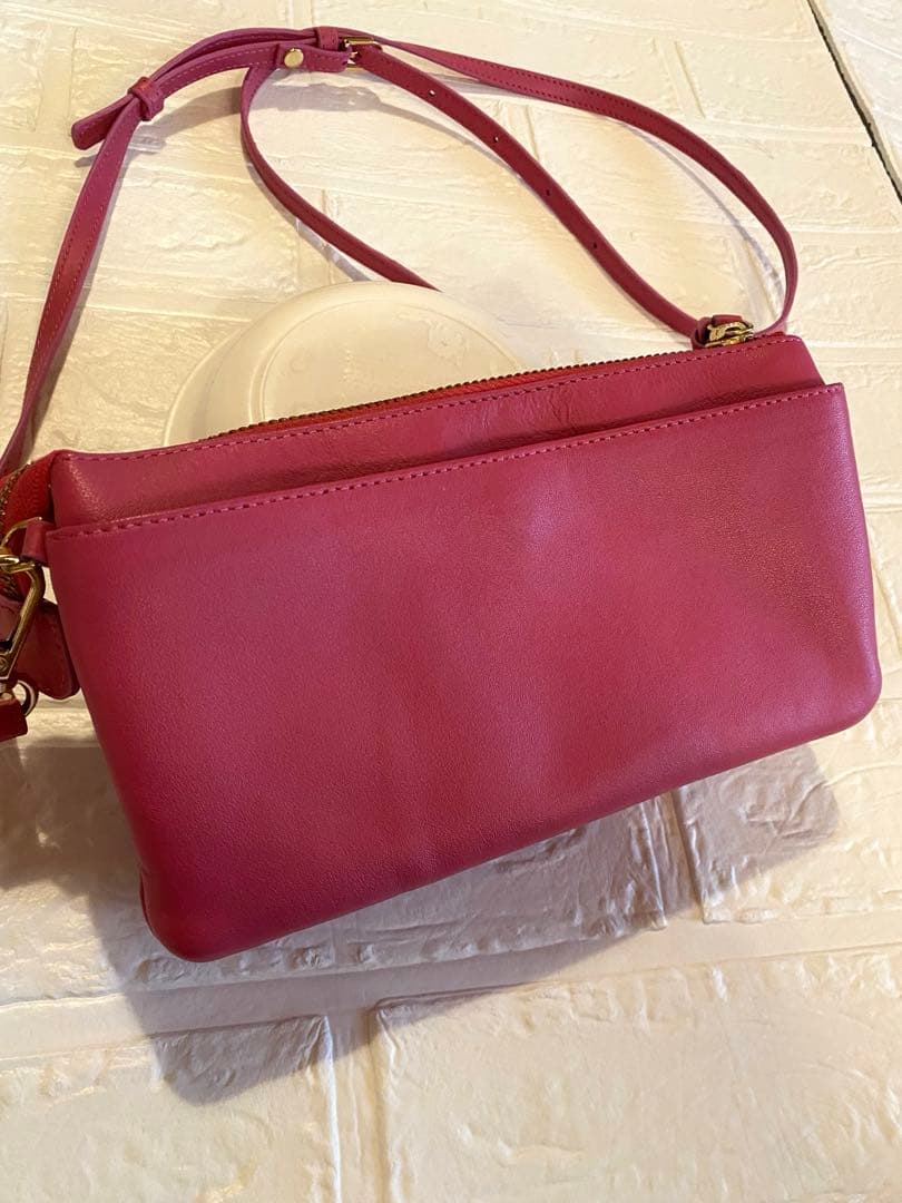 虎*丸様 ハローキティ　タマオワールド　サンリオコラボ 刺繍 お財布ポシェット