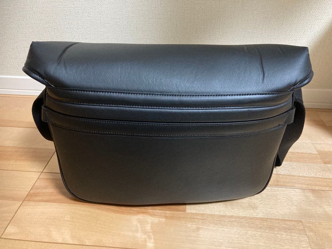 ハンティングワールド ショルダーバッグ　CARRYALL MEDIUM 新品