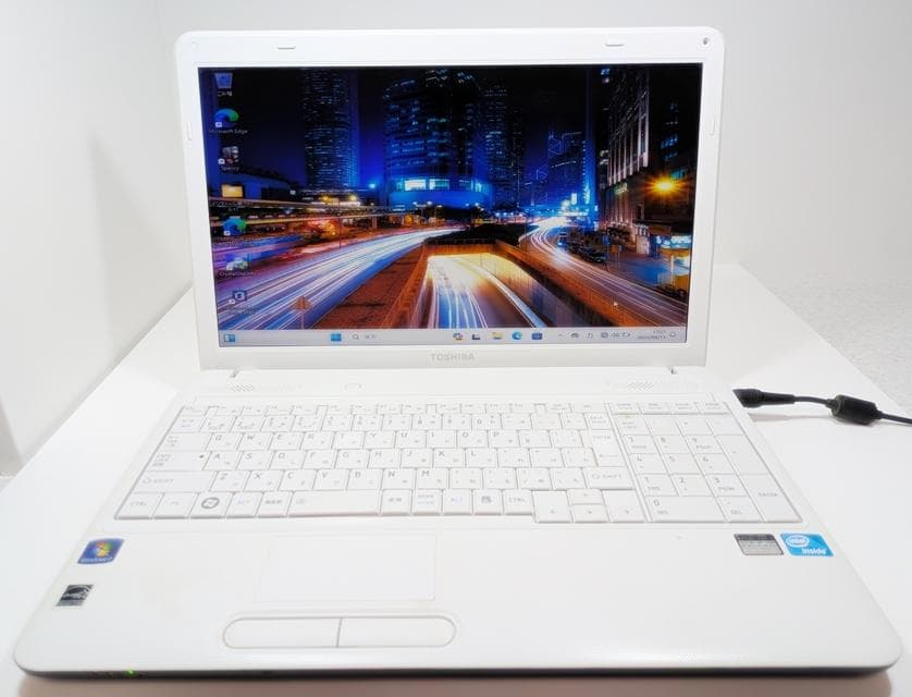 人気のホワイトノートパソコン✨Windows11✨セットアップ済✨初心者