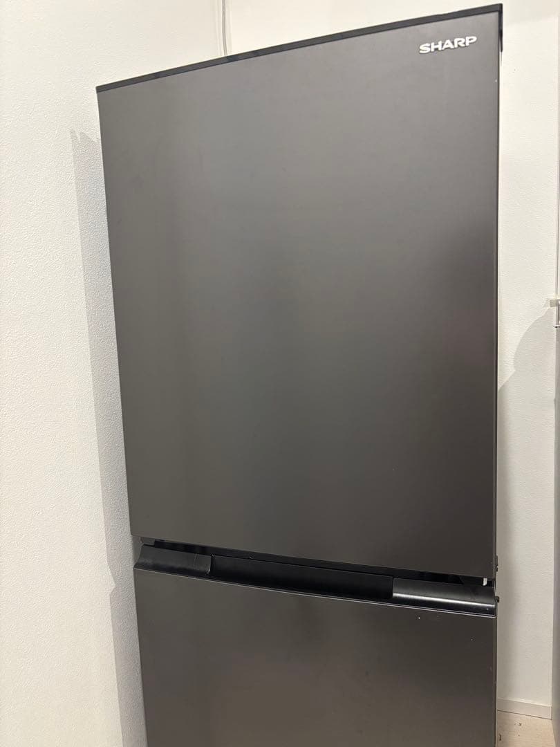 SHARP 冷蔵庫　一人暮らし　両開き　黒
