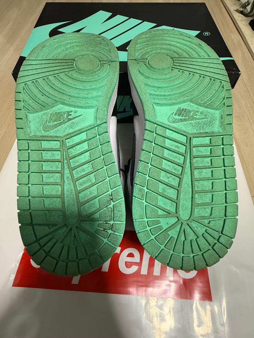 靴 Nike Air Jordan 1 High OG \"Green Glow\"