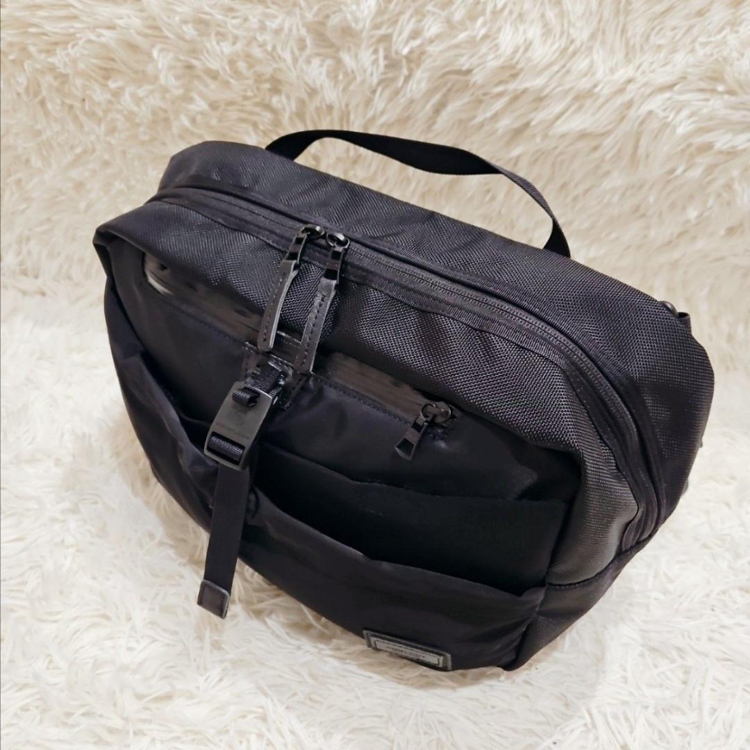 美品 マスターピース スクランブル メッ センジャーバッグ クロスボディ PC