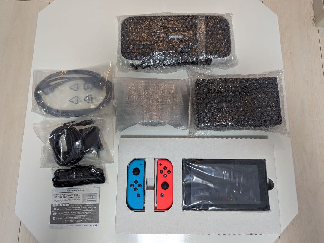 Nintendo Switch 本体 青/赤 Joy-Con 付属品付き