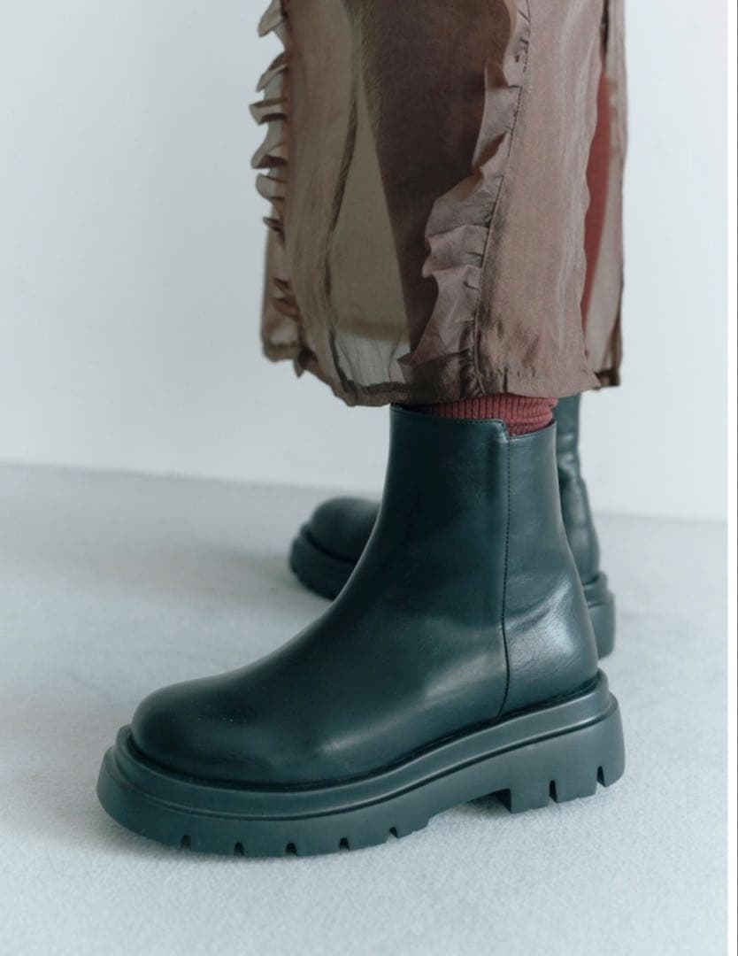 【箱付き】HIAND ジップライン ショートブーツ 黒23cm 5cmヒール