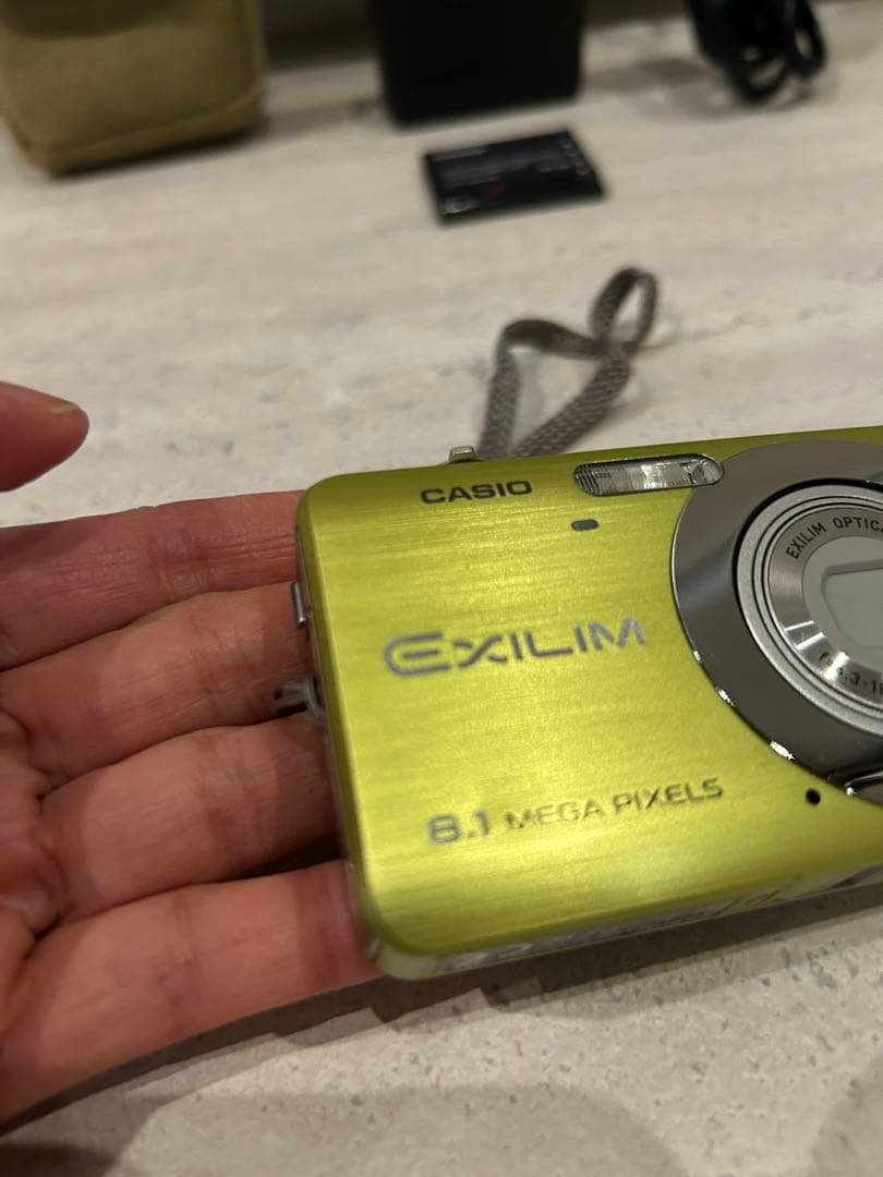CASIO EXILIM 8.1メガピクセル デジタルカメラ　動作確認済み