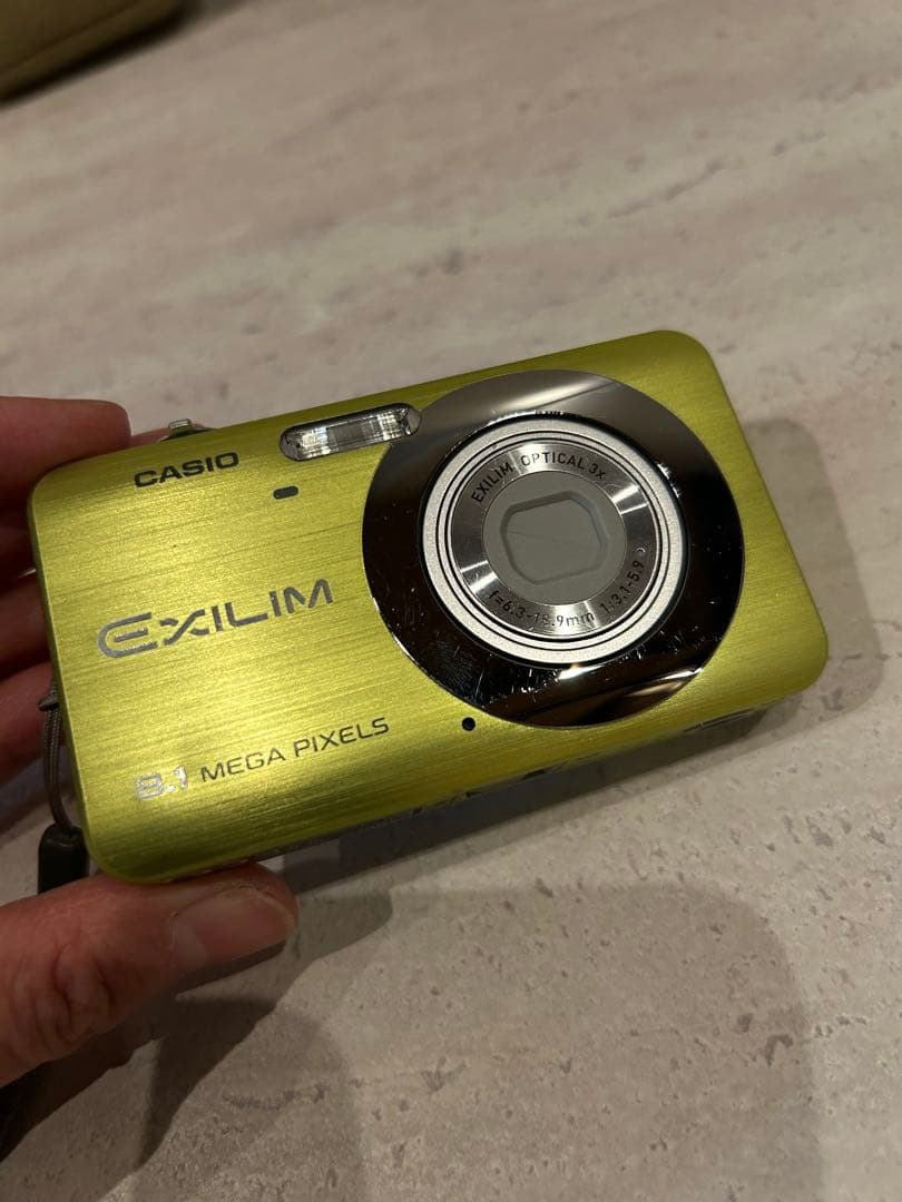 CASIO EXILIM 8.1メガピクセル デジタルカメラ　動作確認済み