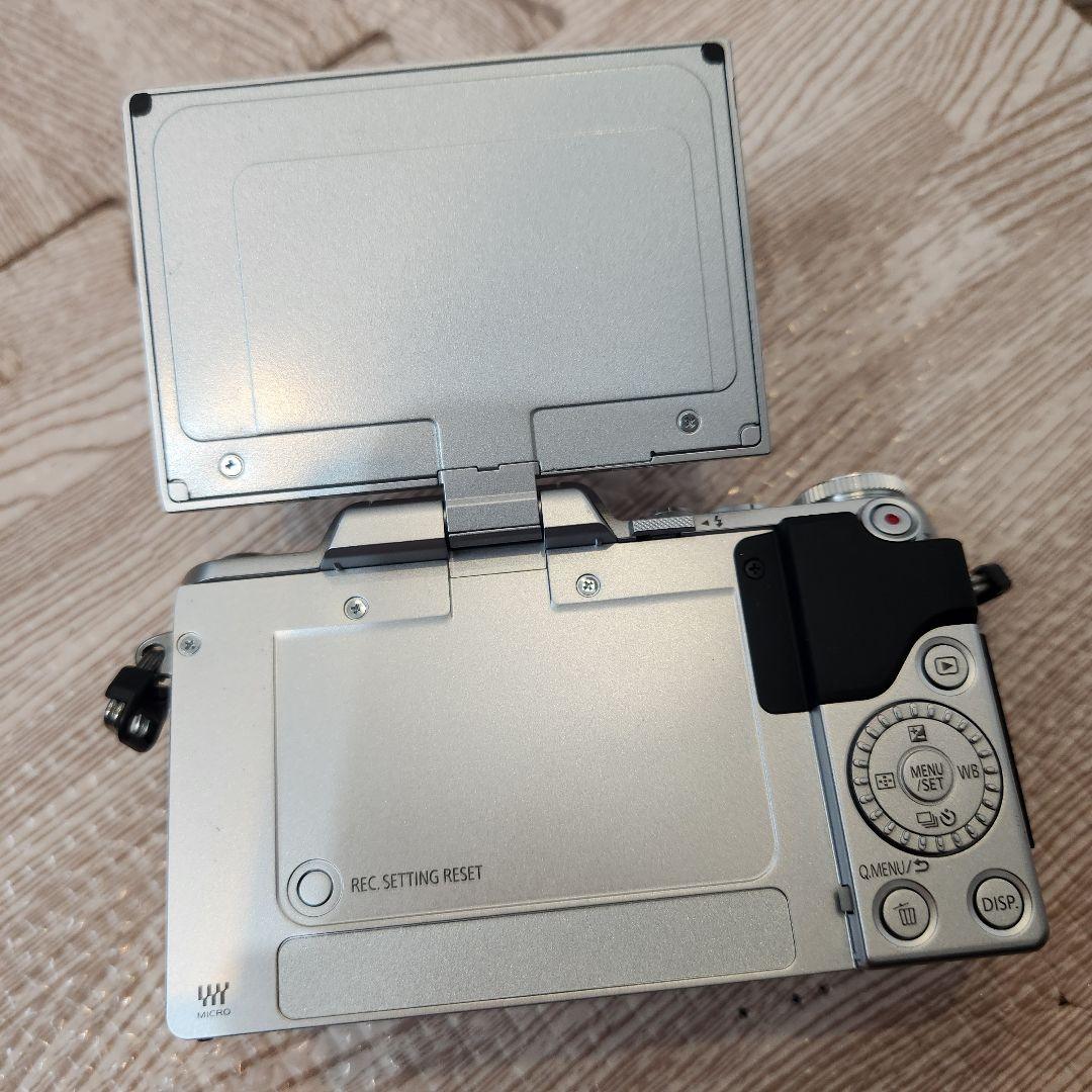 Panasonic DMC-GF7W ミラーレス一眼 本体