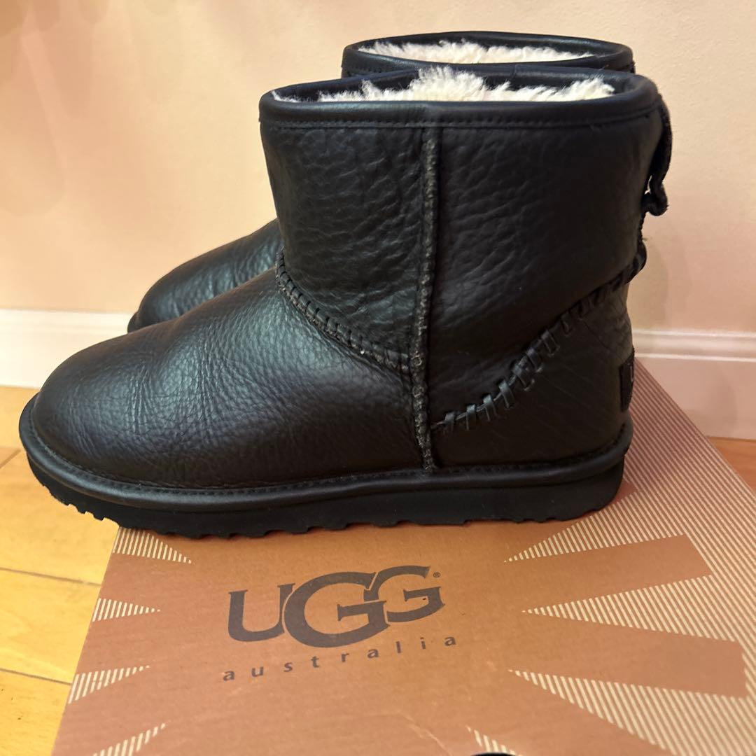 UGG アグブーツ　黒革　26