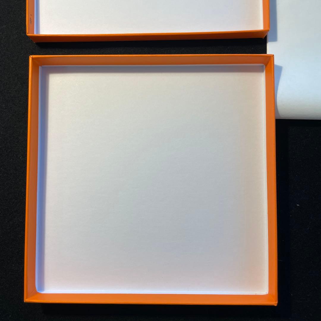 エルメス　タオルハンカチ馬と自転車　箱、グリーティングカード、2025リボン付き