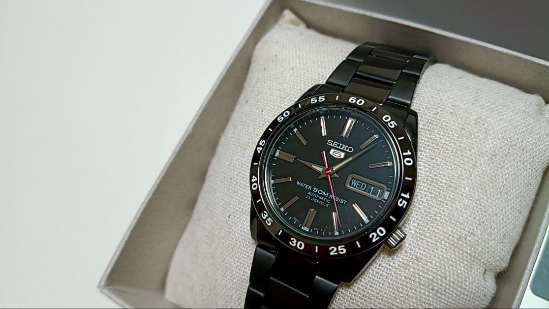 数回使用SEIKO5（セイコー5）黒い稲妻SNKE03KC保証書あり