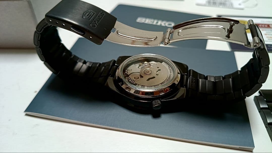 数回使用SEIKO5（セイコー5）黒い稲妻SNKE03KC保証書あり