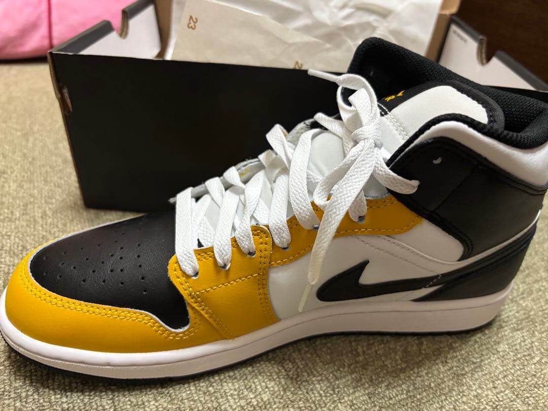 Nike Air Jordan 1 Mid イエロー/ブラック/ホワイト