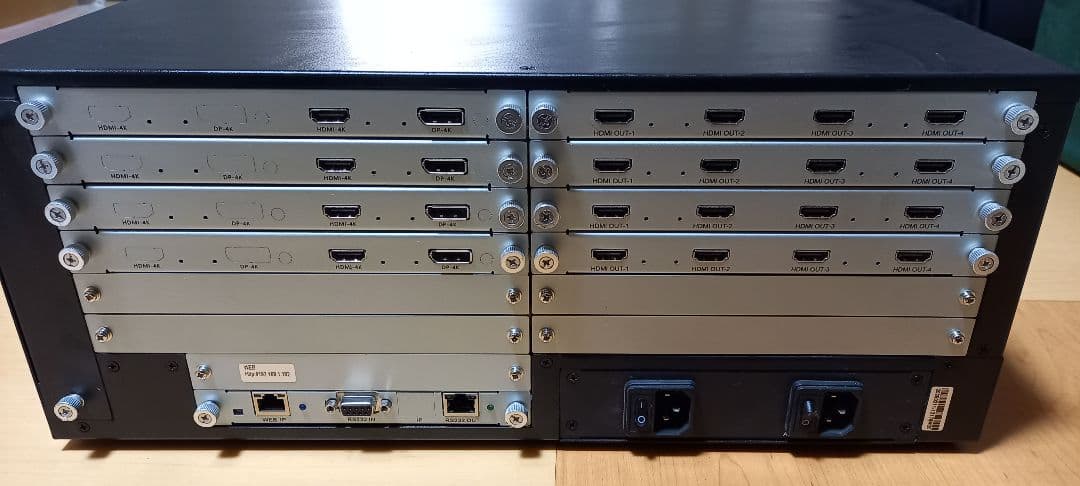 マルチスクリーンプロセッサ8入力16出力