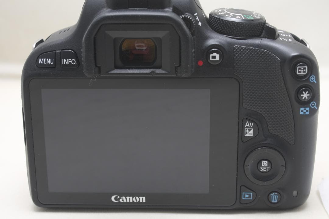 ★バッテリー2つ★ キヤノン EOS Kiss X7 ボディ