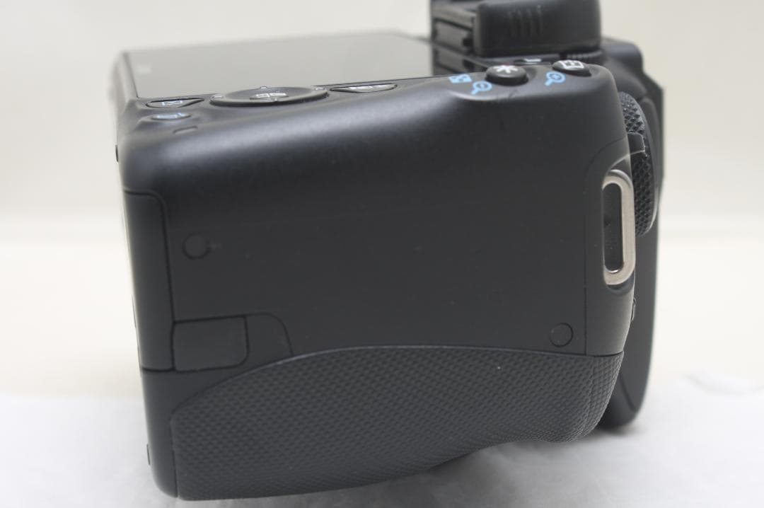 ★バッテリー2つ★ キヤノン EOS Kiss X7 ボディ