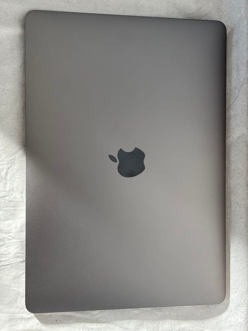 MacBook Air 13インチ　A1932 128GB 8GB