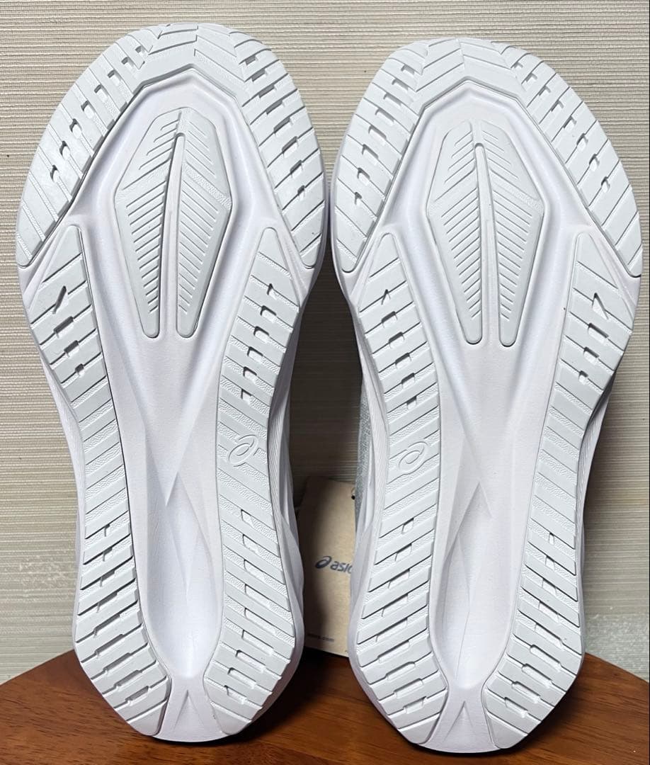 ぽ*ら様 ASICS NOVABLAST5 27.5cm アシックス　ノバブラス