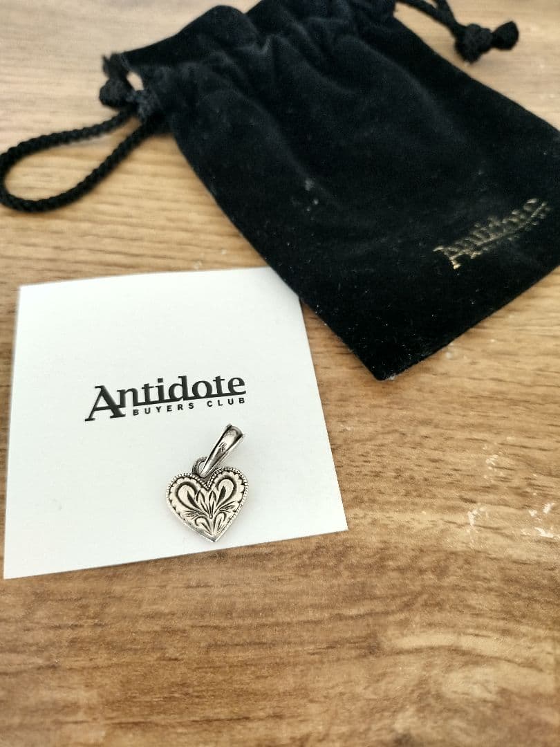 Antidote Buyers Club ハート型ペンダントヘッド