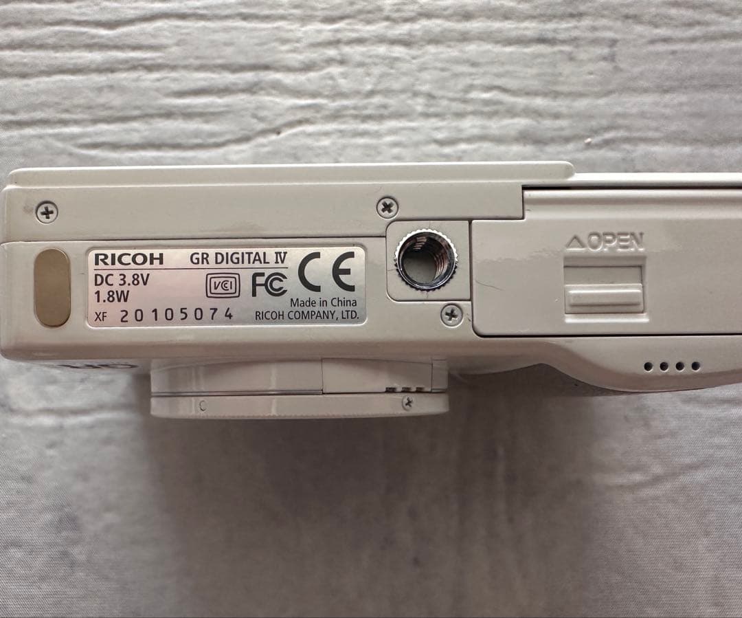 【おまけ付き】RICOH GR DIGITAL Ⅳ ホワイトエディション