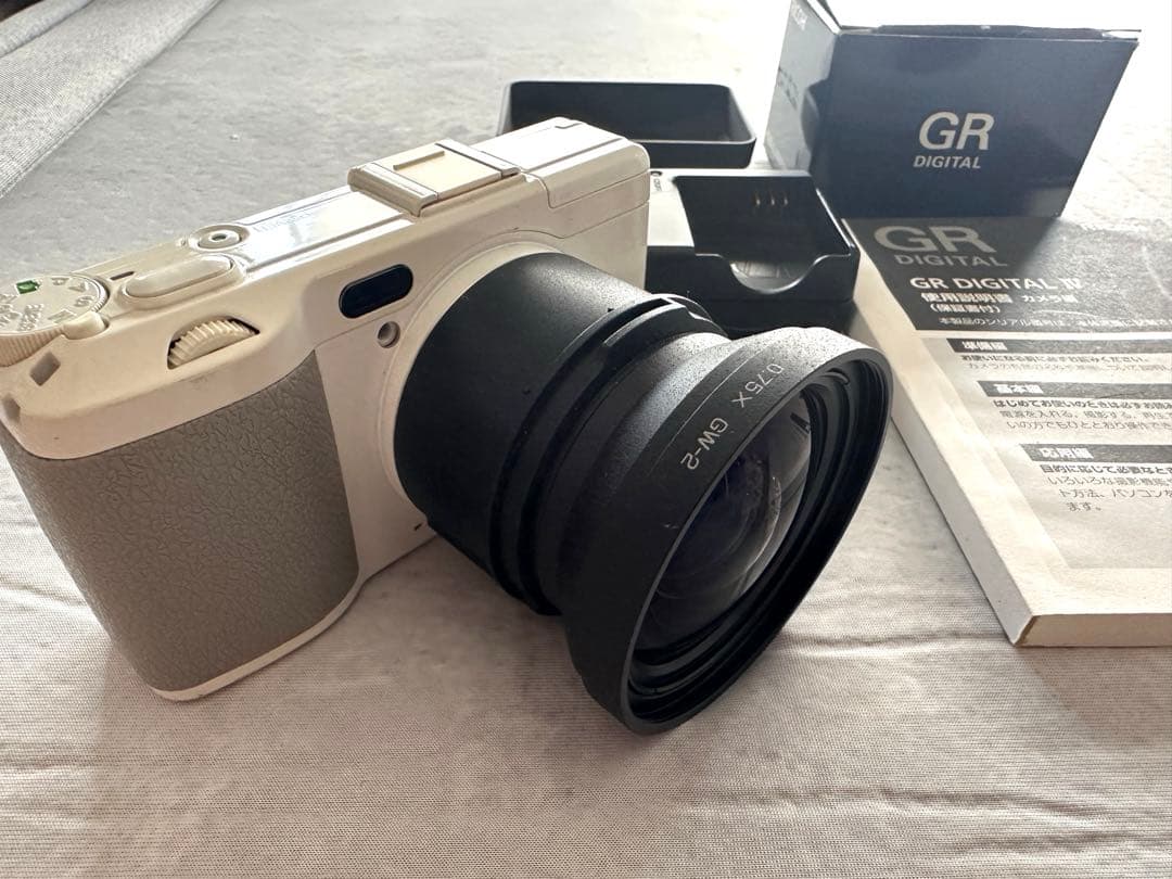 【おまけ付き】RICOH GR DIGITAL Ⅳ ホワイトエディション
