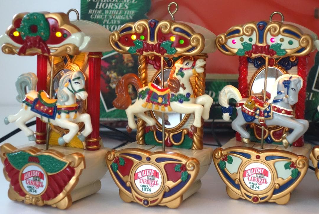 ミスタークリスマス　Mr. Christmas　ホリデーカルーセル