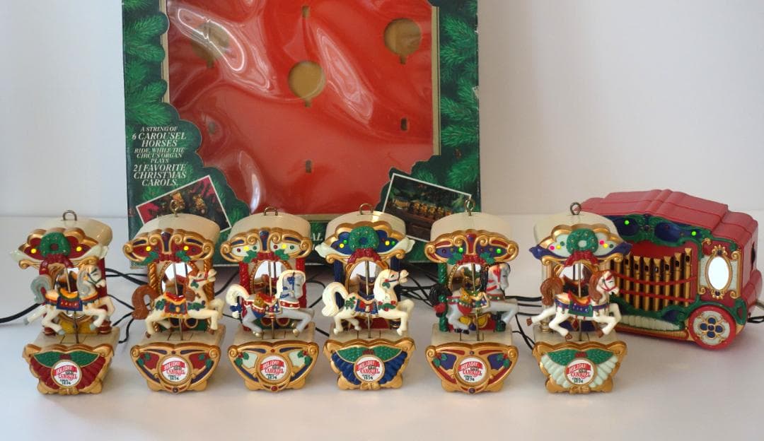 ミスタークリスマス　Mr. Christmas　ホリデーカルーセル