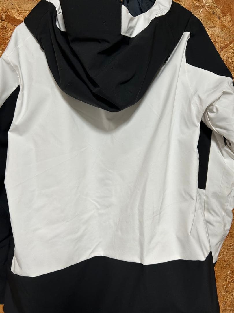 Oakley スノーボードジャケット ホワイト/ブラック上下セット