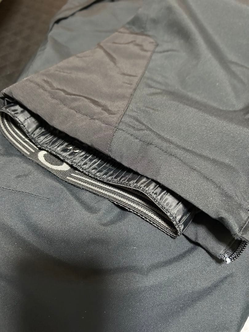 Oakley スノーボードジャケット ホワイト/ブラック上下セット