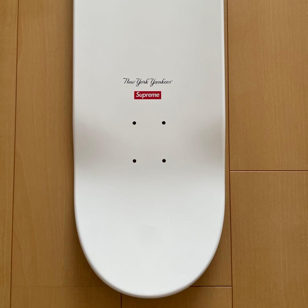 Supreme×ニューヨークヤンキース スケートボードデッキホワイト