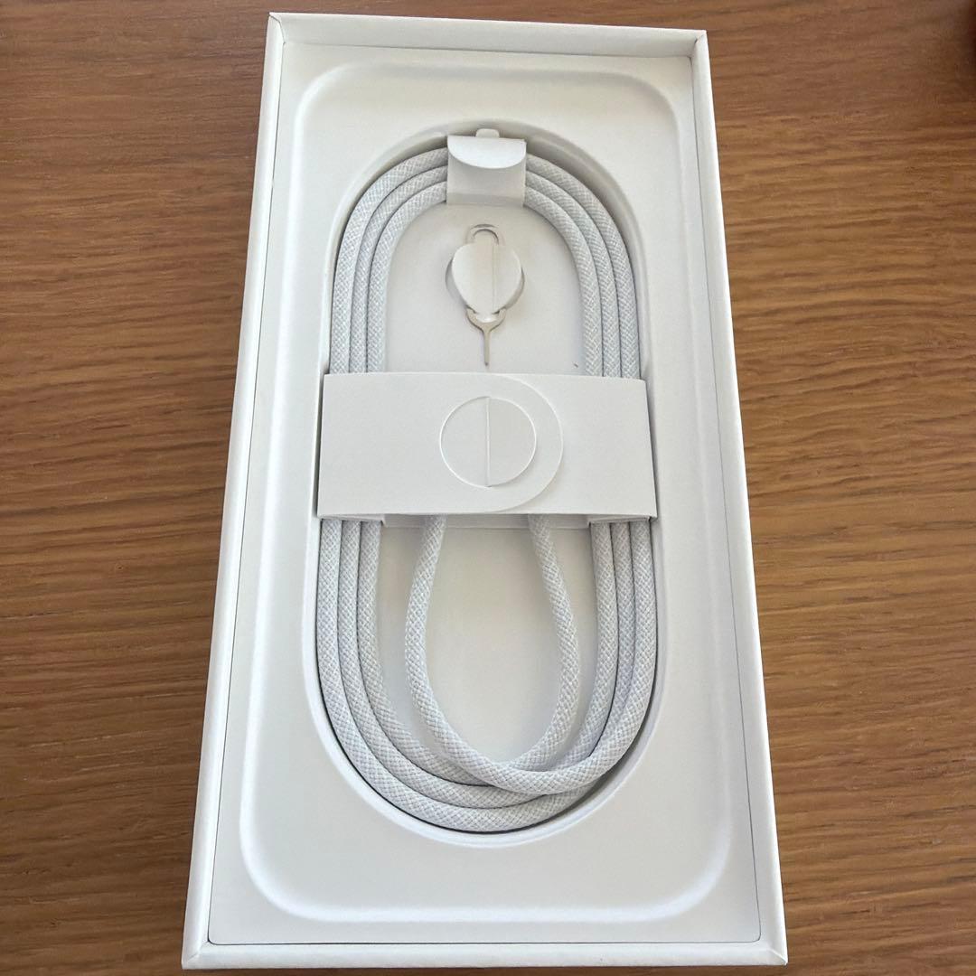 おまけ付き iPhone16Pro 1TB 国内simフリー ホワイトチタニウム