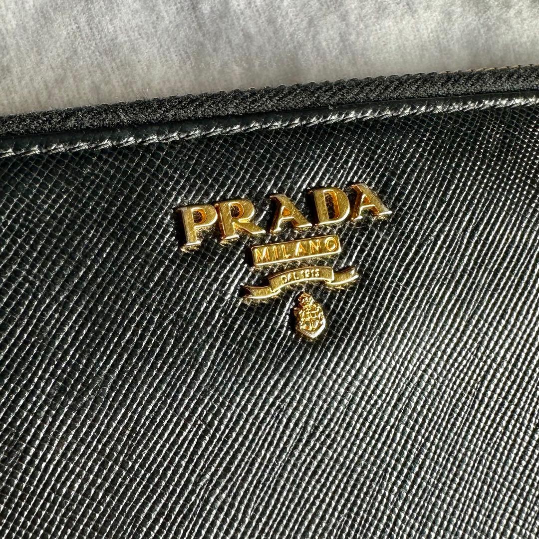 PRADA 長財布　サフィアーノ　ラウンドジップ