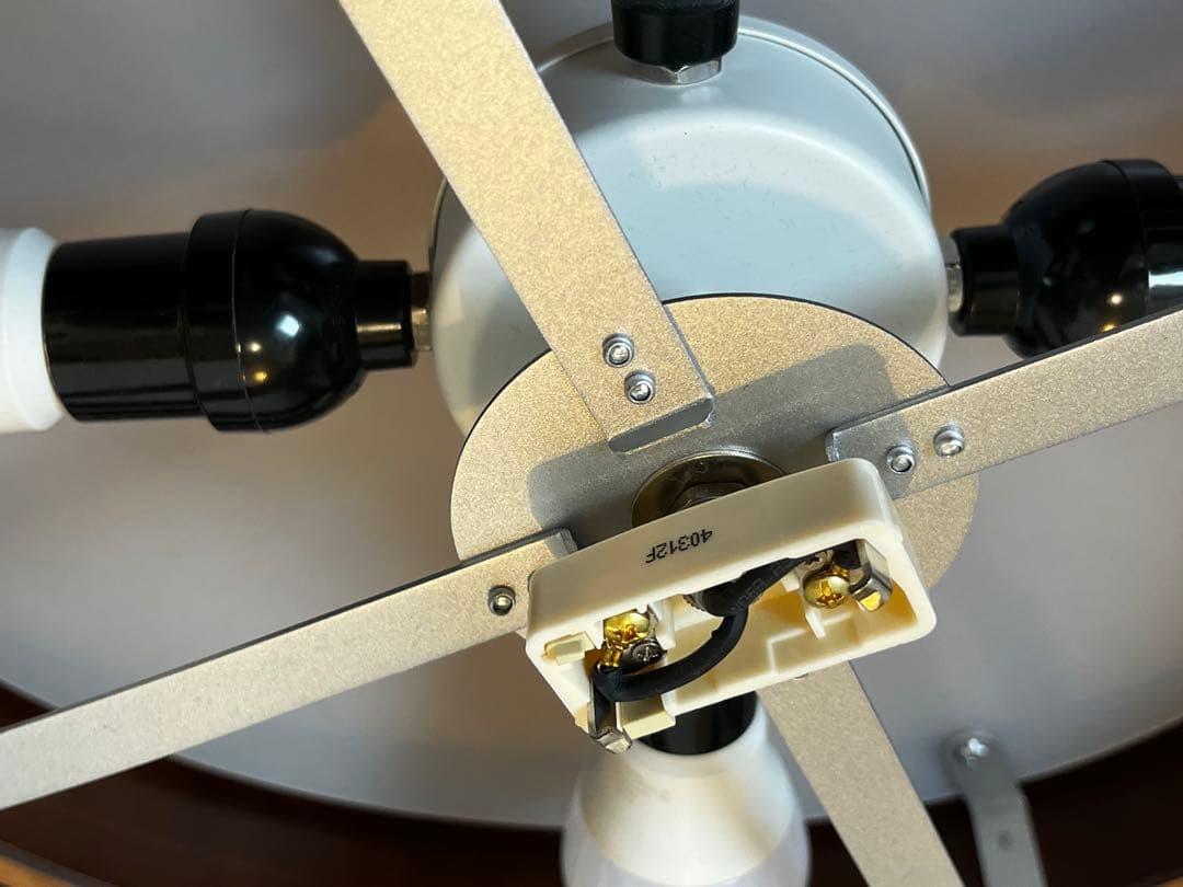 Ｎ．ウッドシーリングライト　HC002 LED電球4個付き