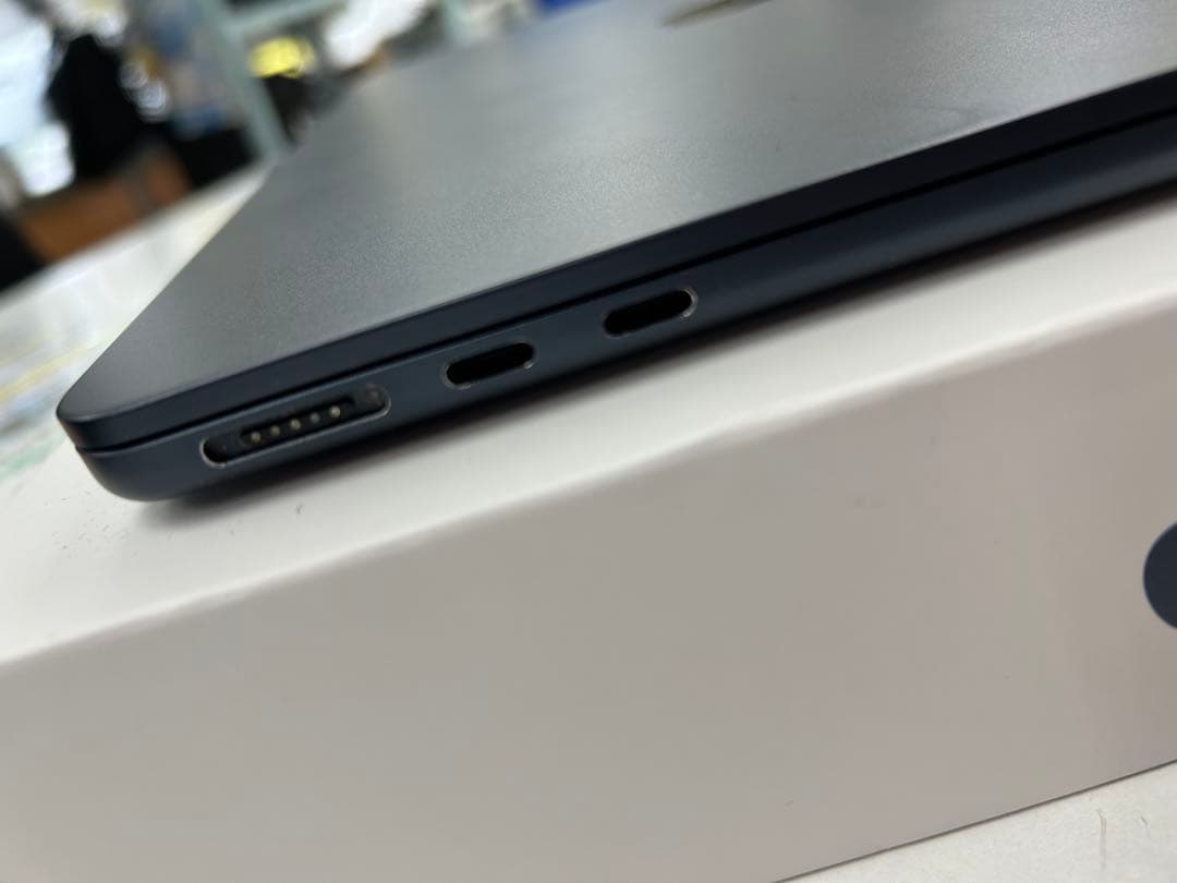 Apple MacBook Air MLY33J/A　美品・動作品・2022年製