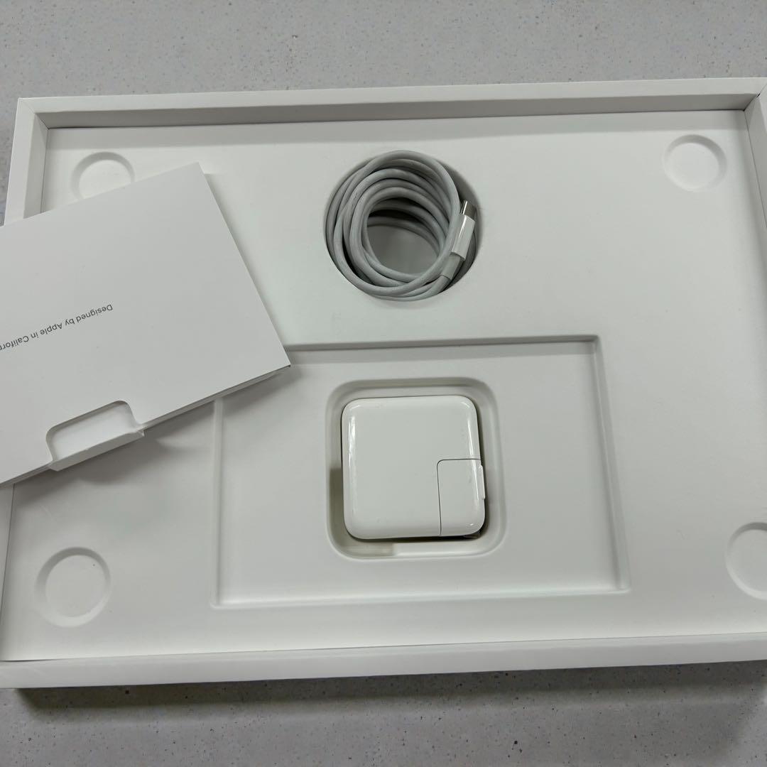 Apple MacBook Air MLY33J/A　美品・動作品・2022年製