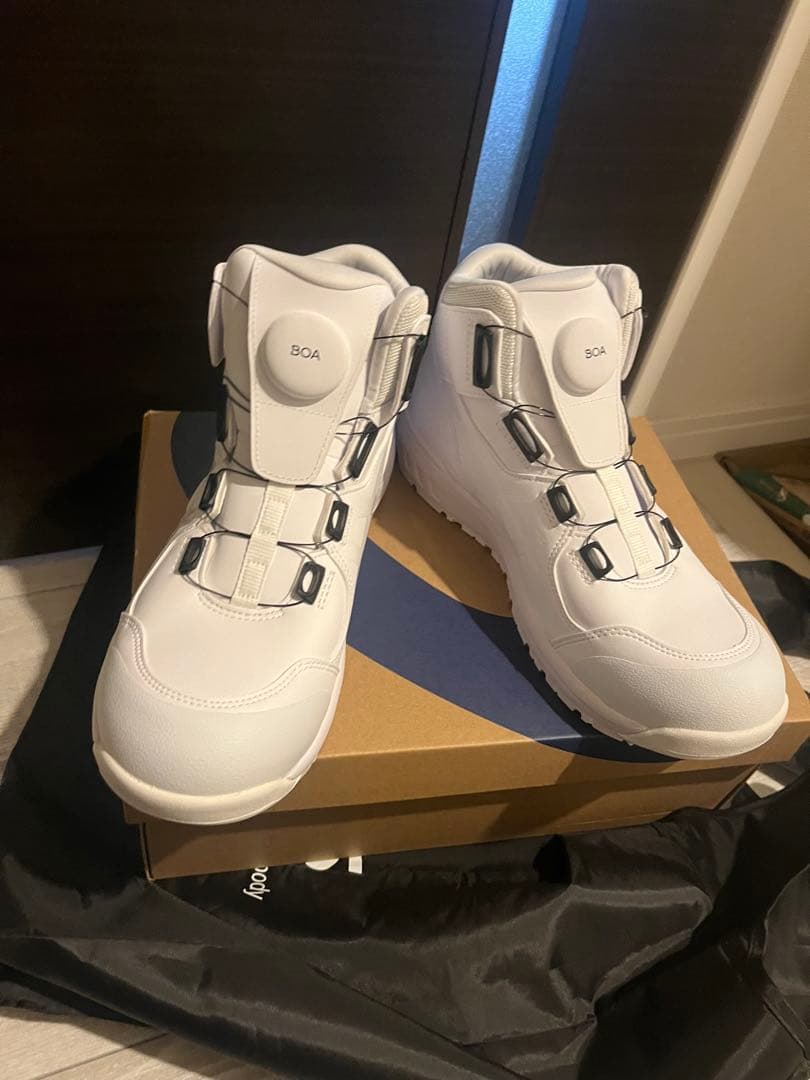 アシックスASICS WINJOB CP304 BOA ホワイト　限定　安全靴