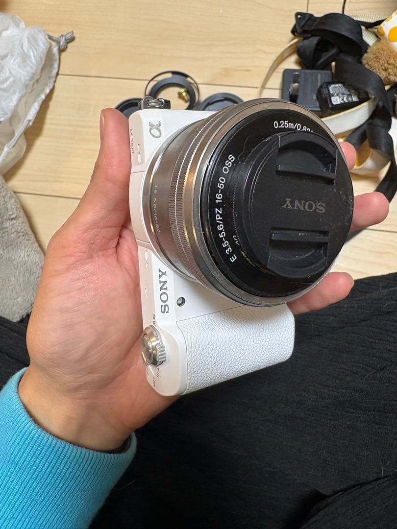 SONY α5100 ミラーレス一眼 ホワイト レンズ無し