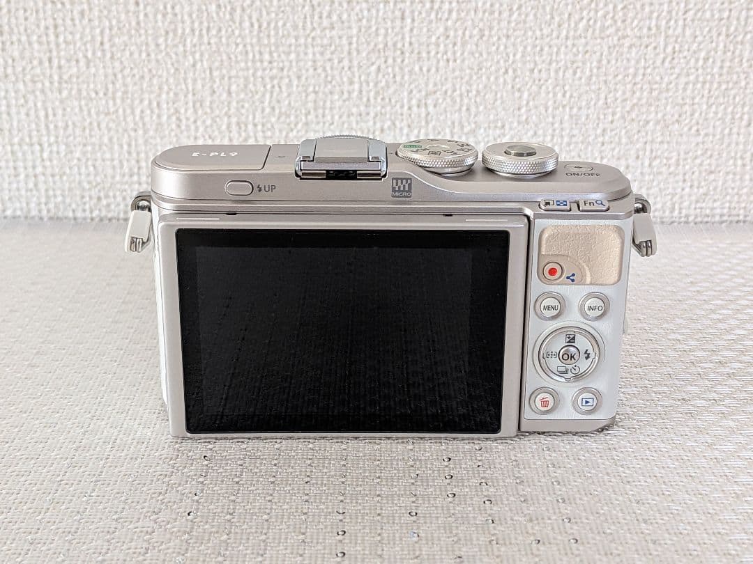 デジタルカメラ OLYMPUS PEN E-PL9