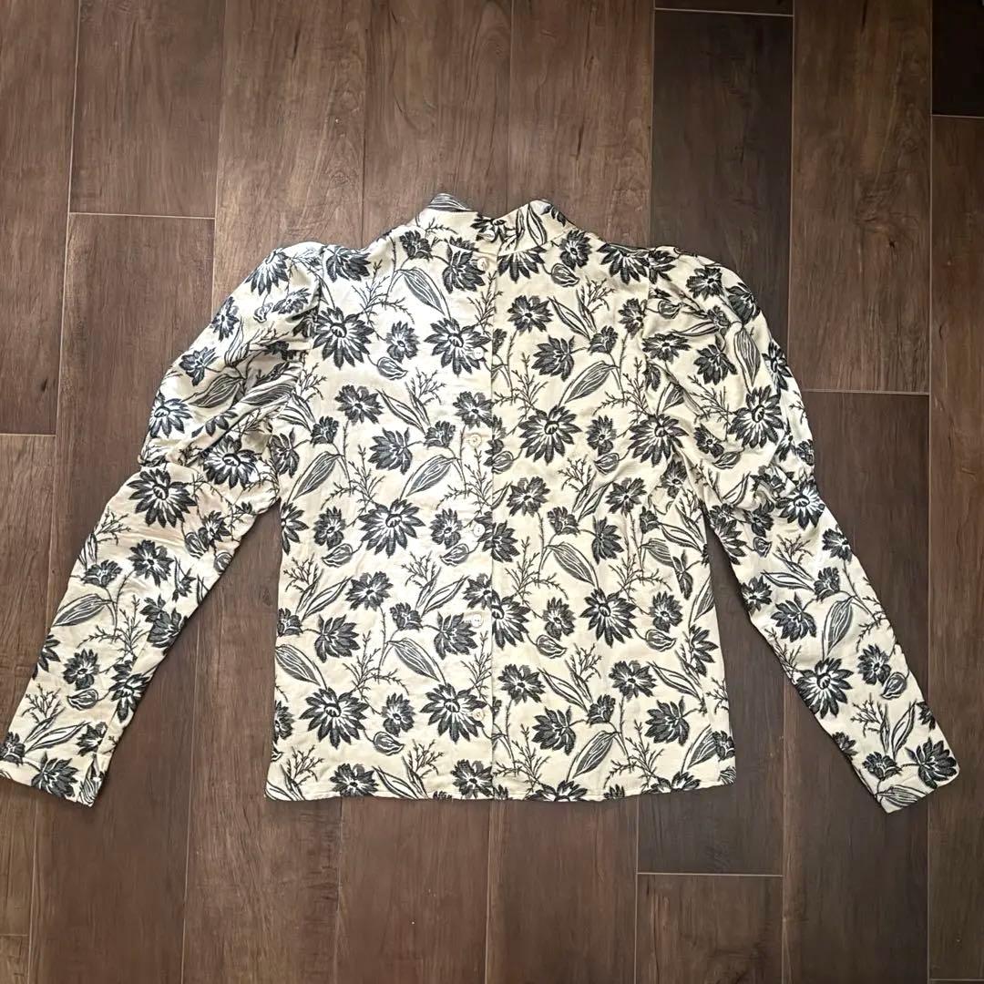 トップス ERiKO KATORi flower jaquard puffsleeve