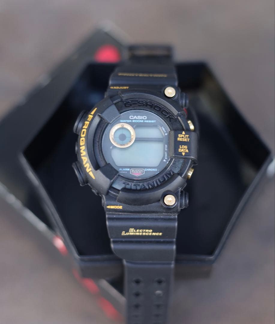 未使用品 G-SHOCK DW-8200B フロッグマン ブラックゴールド未使用