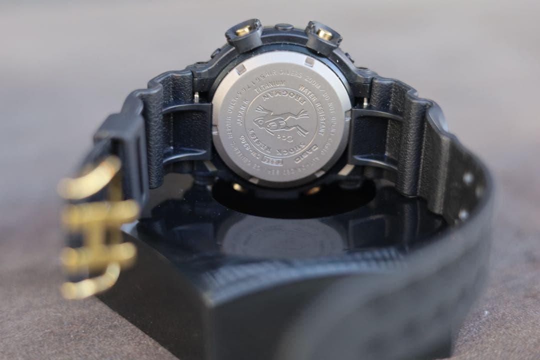 未使用品 G-SHOCK DW-8200B フロッグマン ブラックゴールド未使用