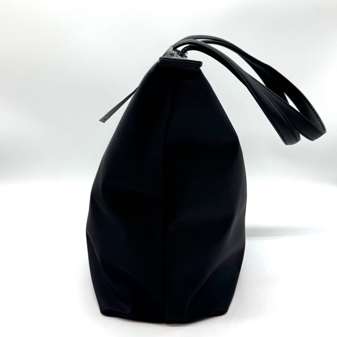 トミーヒルフィガー ブラック ナイロン トートバッグ トリコロール A4 PC