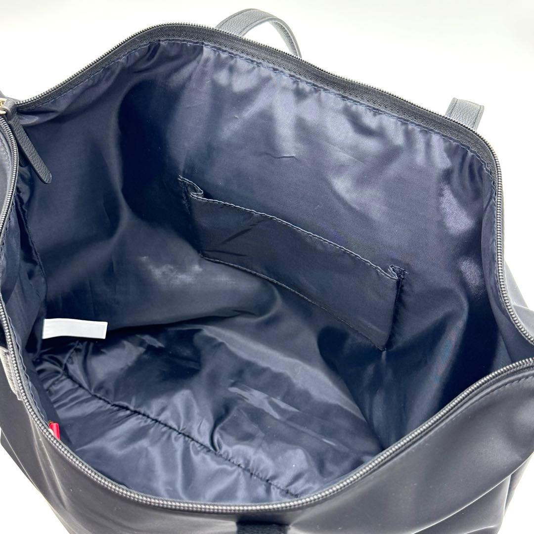 トミーヒルフィガー ブラック ナイロン トートバッグ トリコロール A4 PC