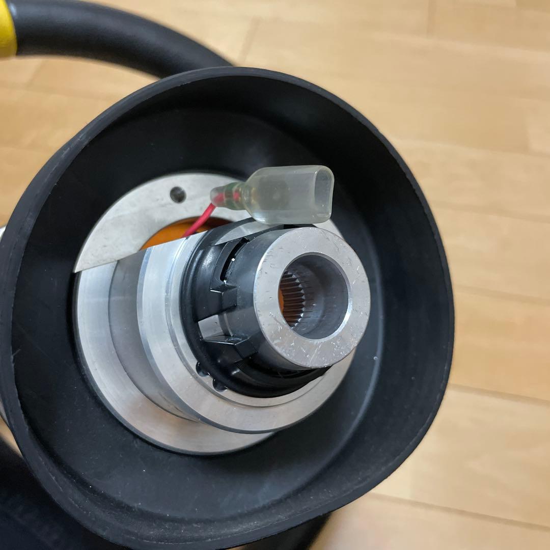 MOMO ステアリングホイール 3スポーク